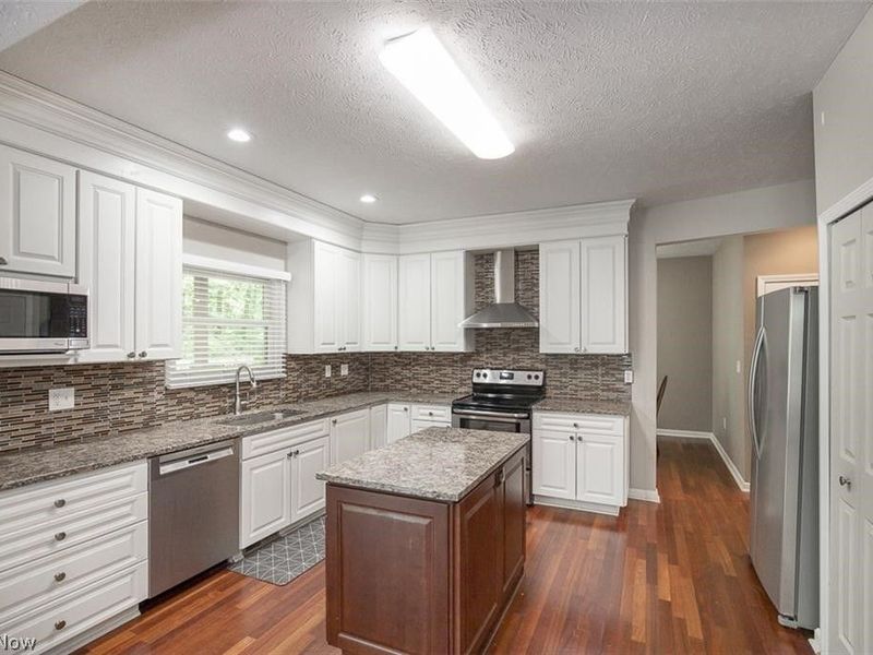 9338 Liberty Road, Twinsburg, OH 44087 Photo 8