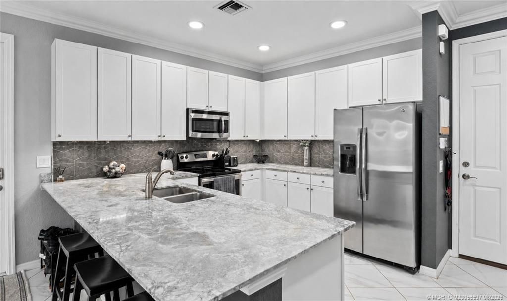 650 SW Glen Crest Way , Stuart, FL 34997 Photo