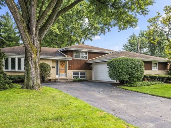 1706 E Euclid Avenue, Arlington Heights, IL 60004