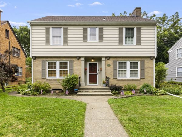 221 N HIGHLAND Avenue , Rockford, IL 61107