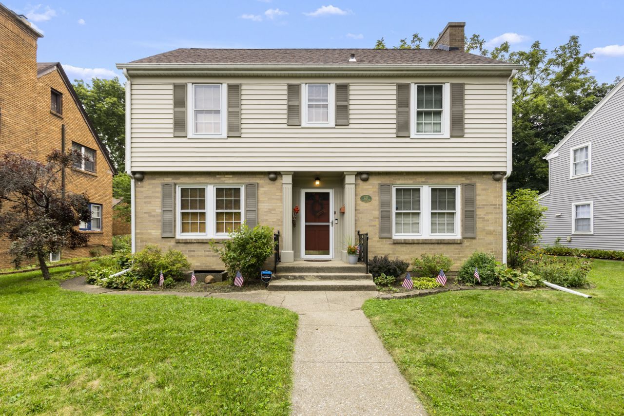 221 N Highland Avenue, Rockford, IL 61107 Main Photo