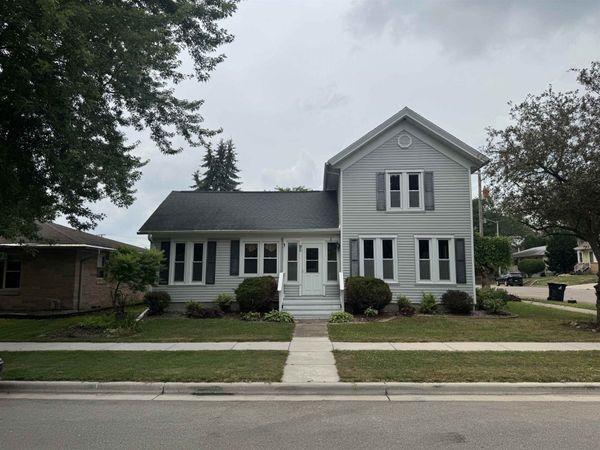 95 N High Street, Markesan, WI 53946