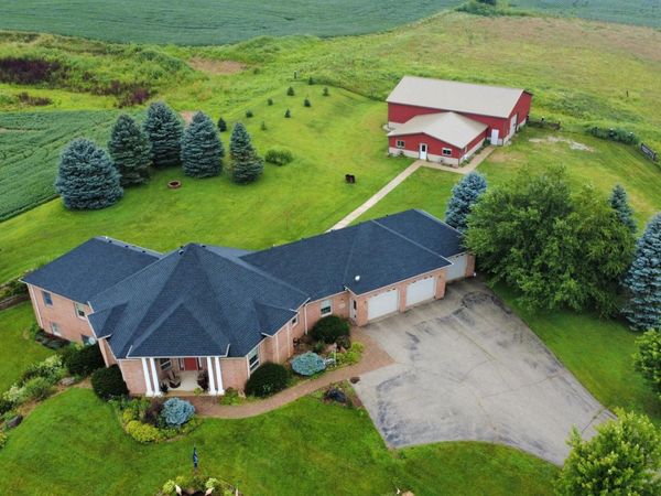 10599 State Highway 56 , Le Roy, MN 55951