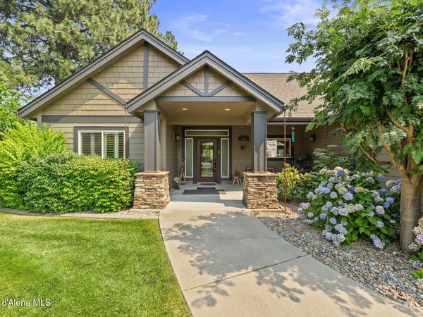 10986 N Rocking R Rd, Hayden, ID 83835