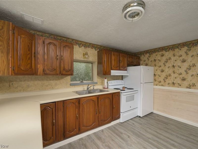 2474 Cadwallader Sonk Road, Cortland, OH 44410 Photo 10