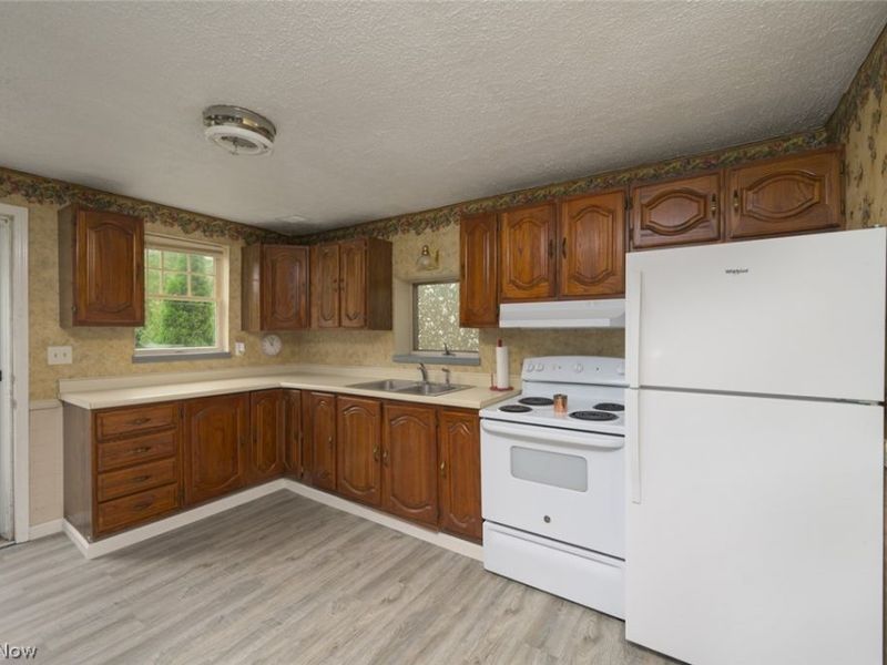 2474 Cadwallader Sonk Road, Cortland, OH 44410 Photo 11