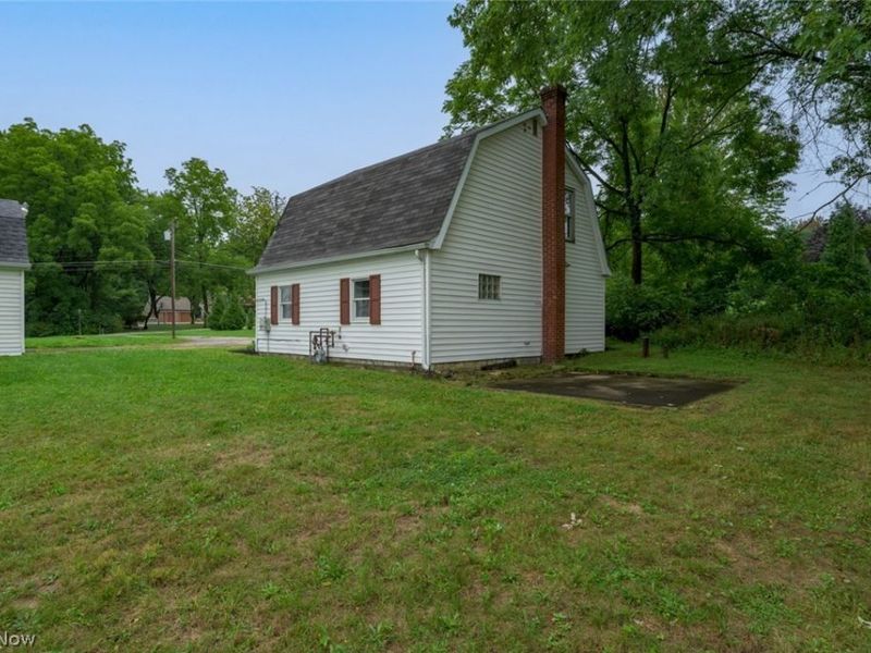 2474 Cadwallader Sonk Road, Cortland, OH 44410 Photo 4