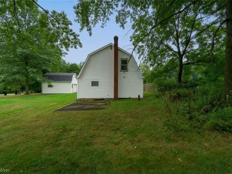 2474 Cadwallader Sonk Road, Cortland, OH 44410 Photo 5