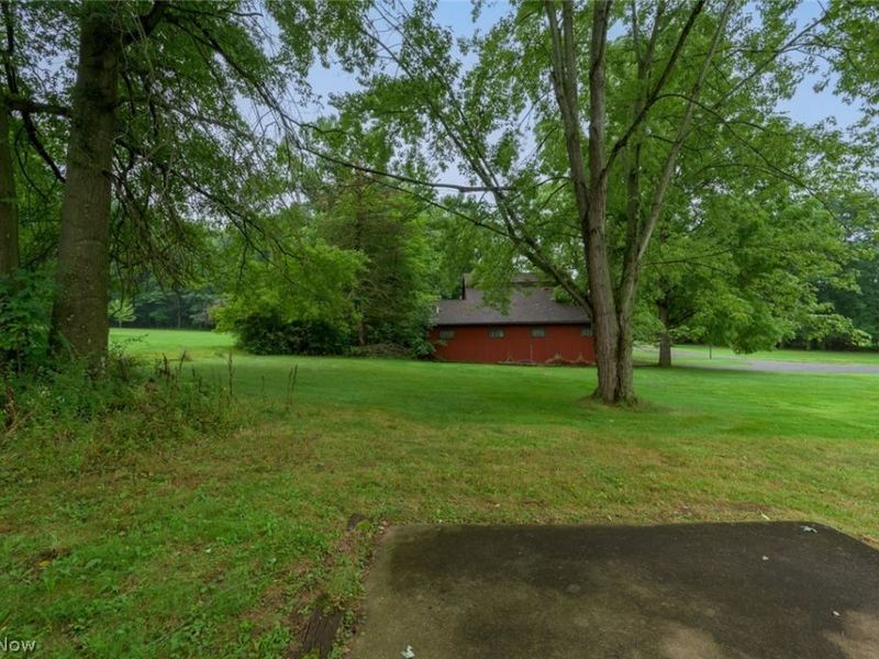 2474 Cadwallader Sonk Road, Cortland, OH 44410 Photo 6