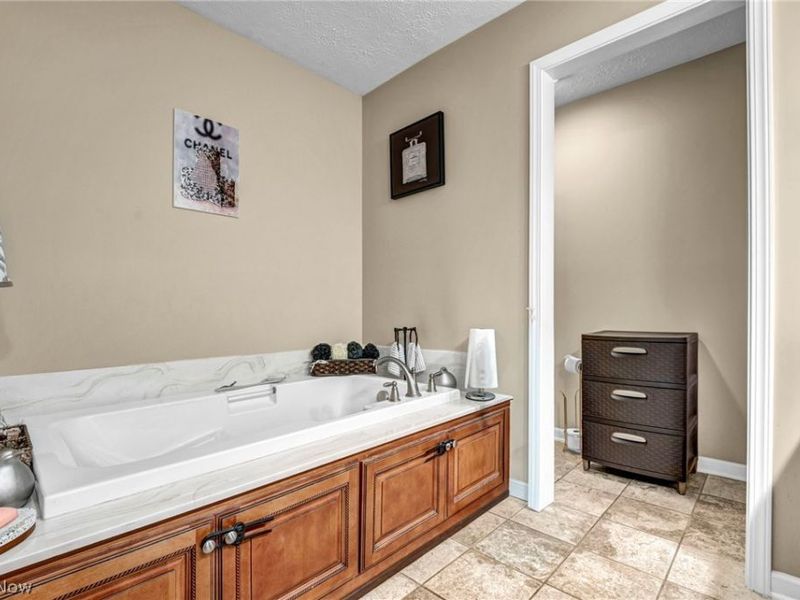 309 Lake Breeze Cove, Eastlake, OH 44095 Photo 33