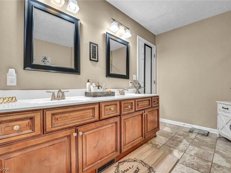 309 Lake Breeze Cove, Eastlake, OH 44095 Photo 37