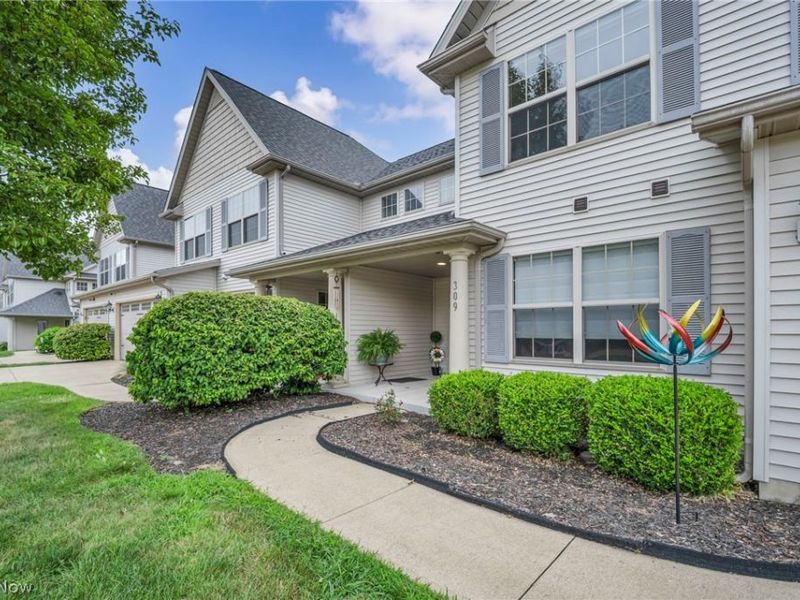 309 Lake Breeze Cove, Eastlake, OH 44095 Photo 6