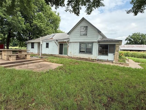 513 11th Street, Pawnee, OK 74058