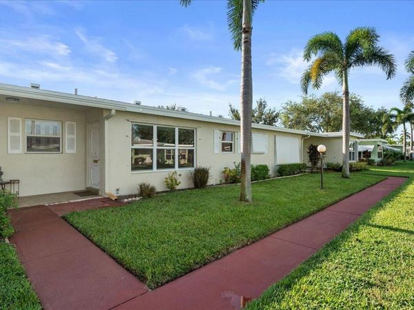 220 Country Lane, Unit B, Boynton Beach, FL 33435