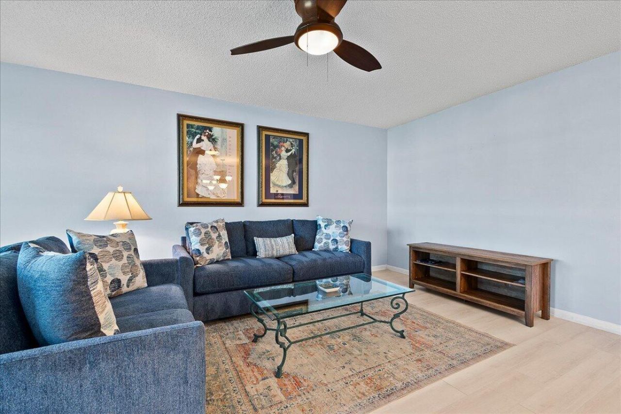 220 Country Lane, Unit B, Boynton Beach, FL 33435 Photo