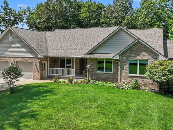 51408 Summit Street, Paw Paw, MI 49079