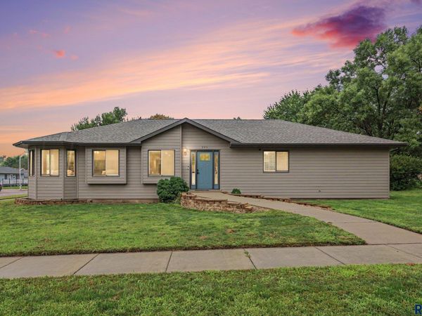 905 N Union Ave, Madison, SD 57042