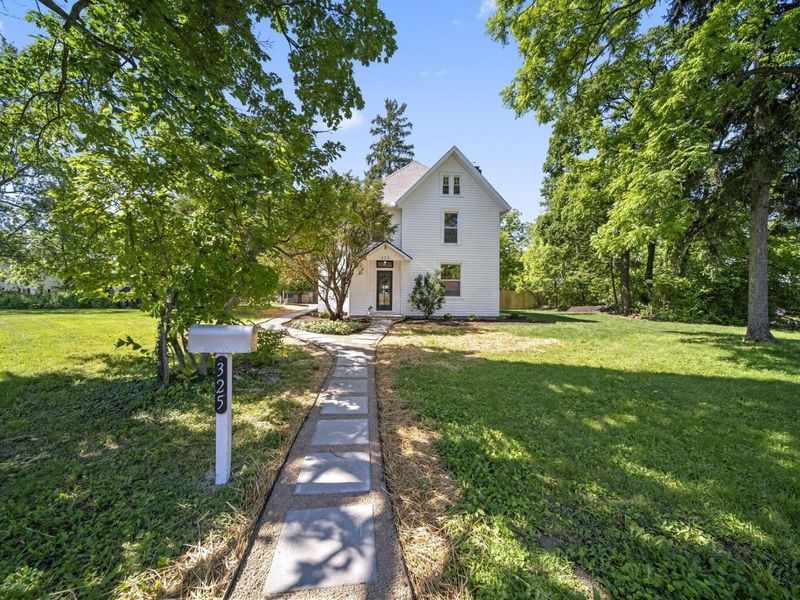 325 W William Street , Delaware, OH 43015 Photo 1