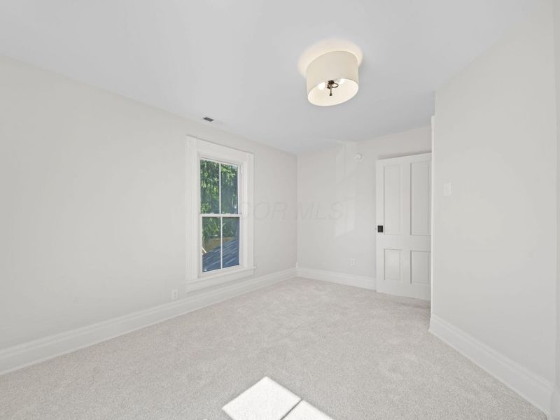 325 W William Street , Delaware, OH 43015 Photo 28