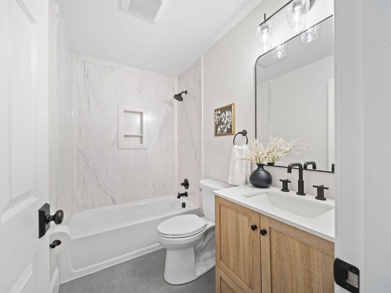 325 W William Street , Delaware, OH 43015 Photo 31