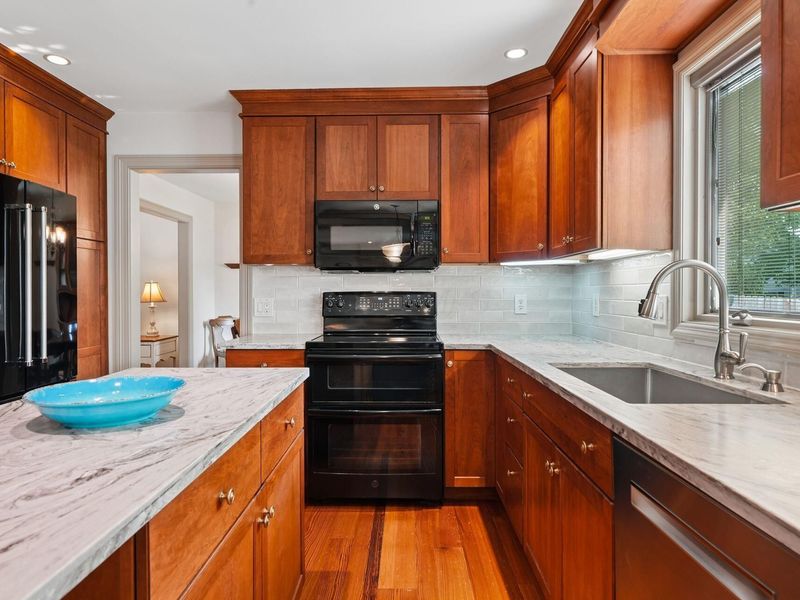 3259 Smiley Road, Columbus, OH 43221 Photo 12