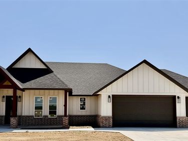 5577 NE Minnow Ln, Elgin, OK 73538