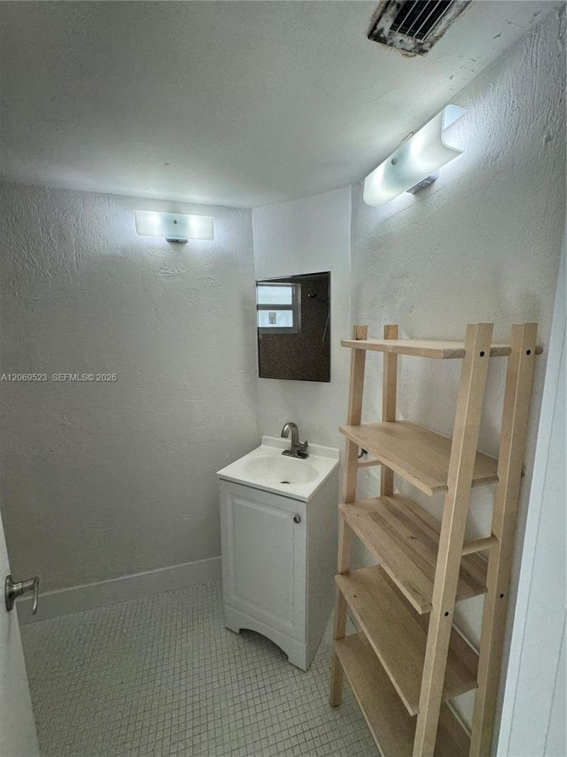 1398 NE 191st St , Unit C305, Miami, FL 33179 Photo