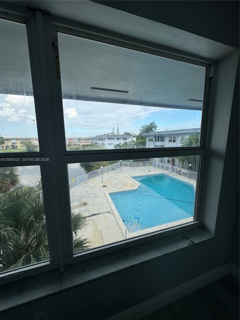 1398 NE 191st St , Unit C305, Miami, FL 33179 Photo