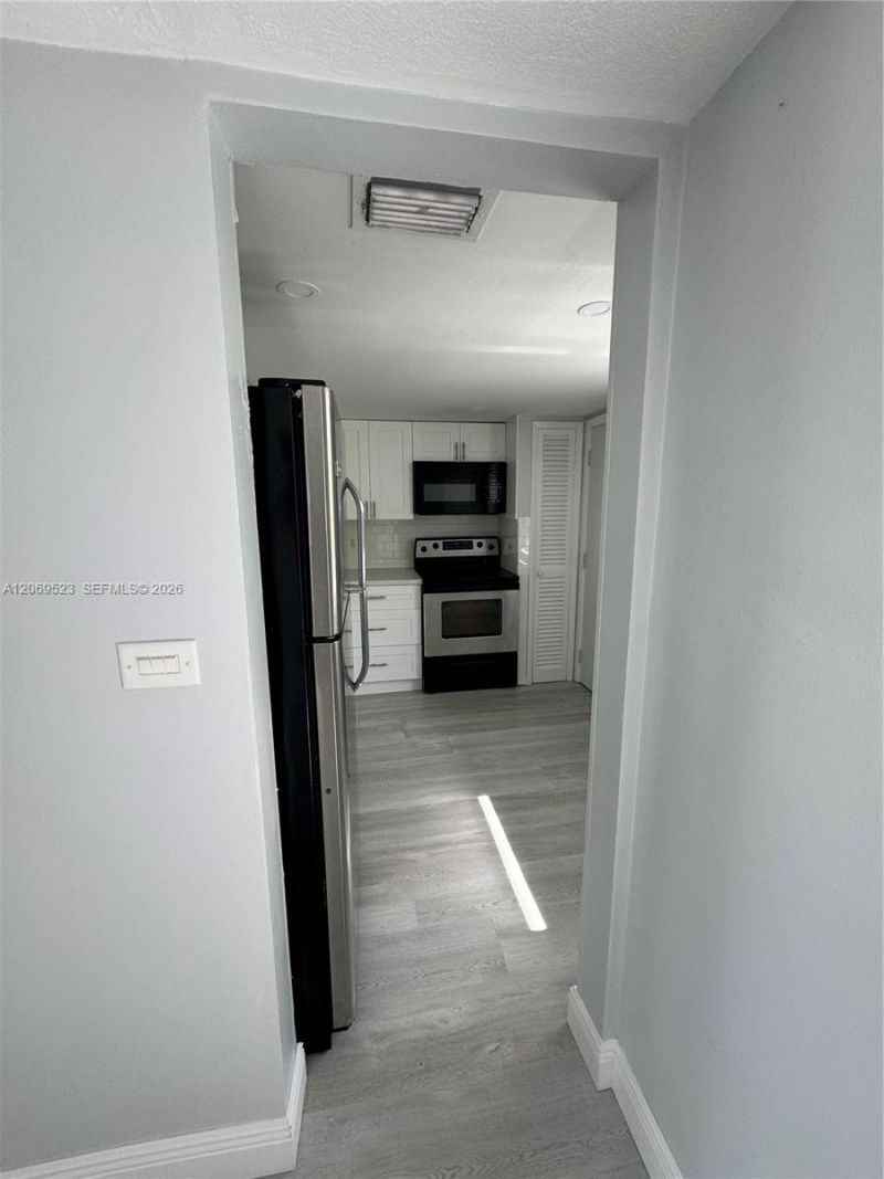 1398 NE 191st St , Unit C305, Miami, FL 33179 Photo