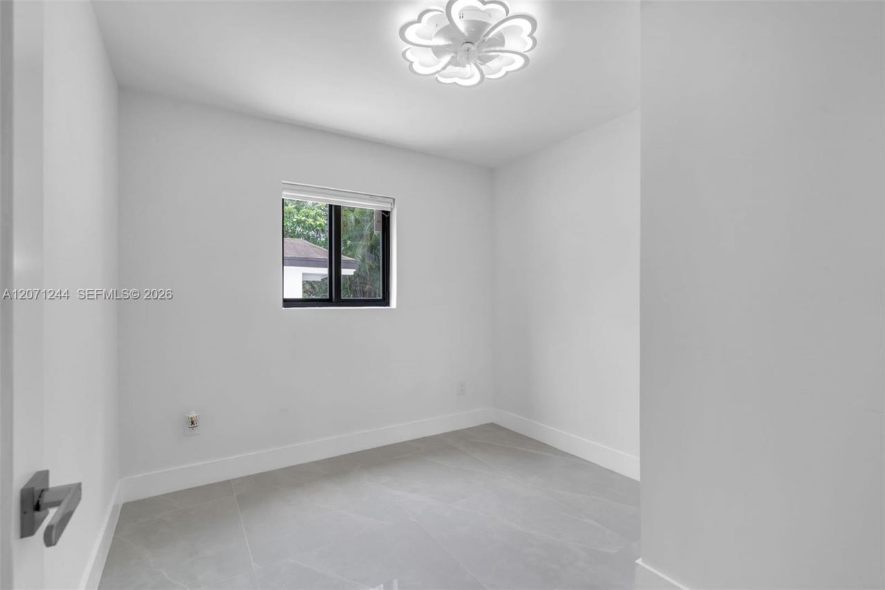 4450 NW 169th Ter, Miami Gardens, FL 33055 Photo