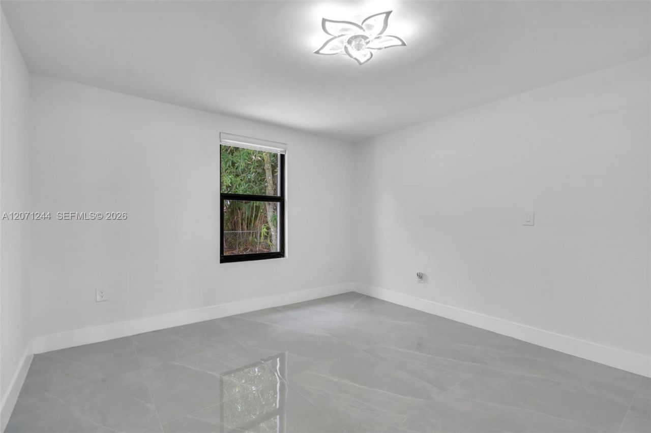 4450 NW 169th Ter, Miami Gardens, FL 33055 Photo
