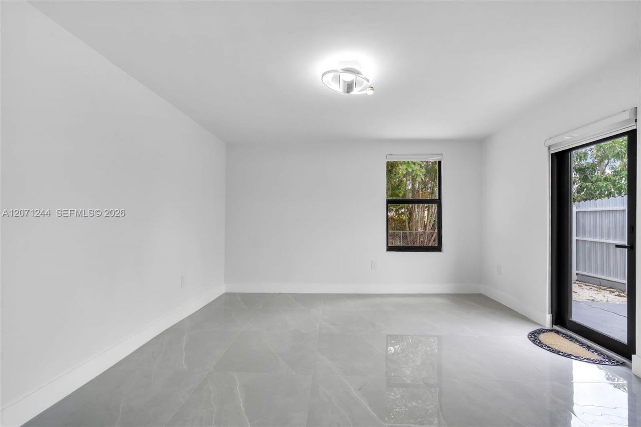 4450 NW 169th Ter, Miami Gardens, FL 33055 Photo