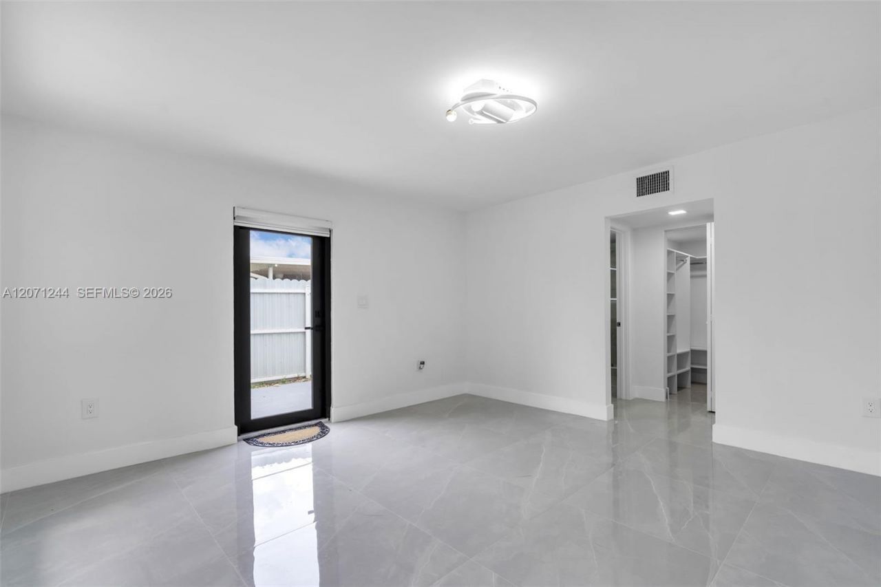 4450 NW 169th Ter, Miami Gardens, FL 33055 Photo