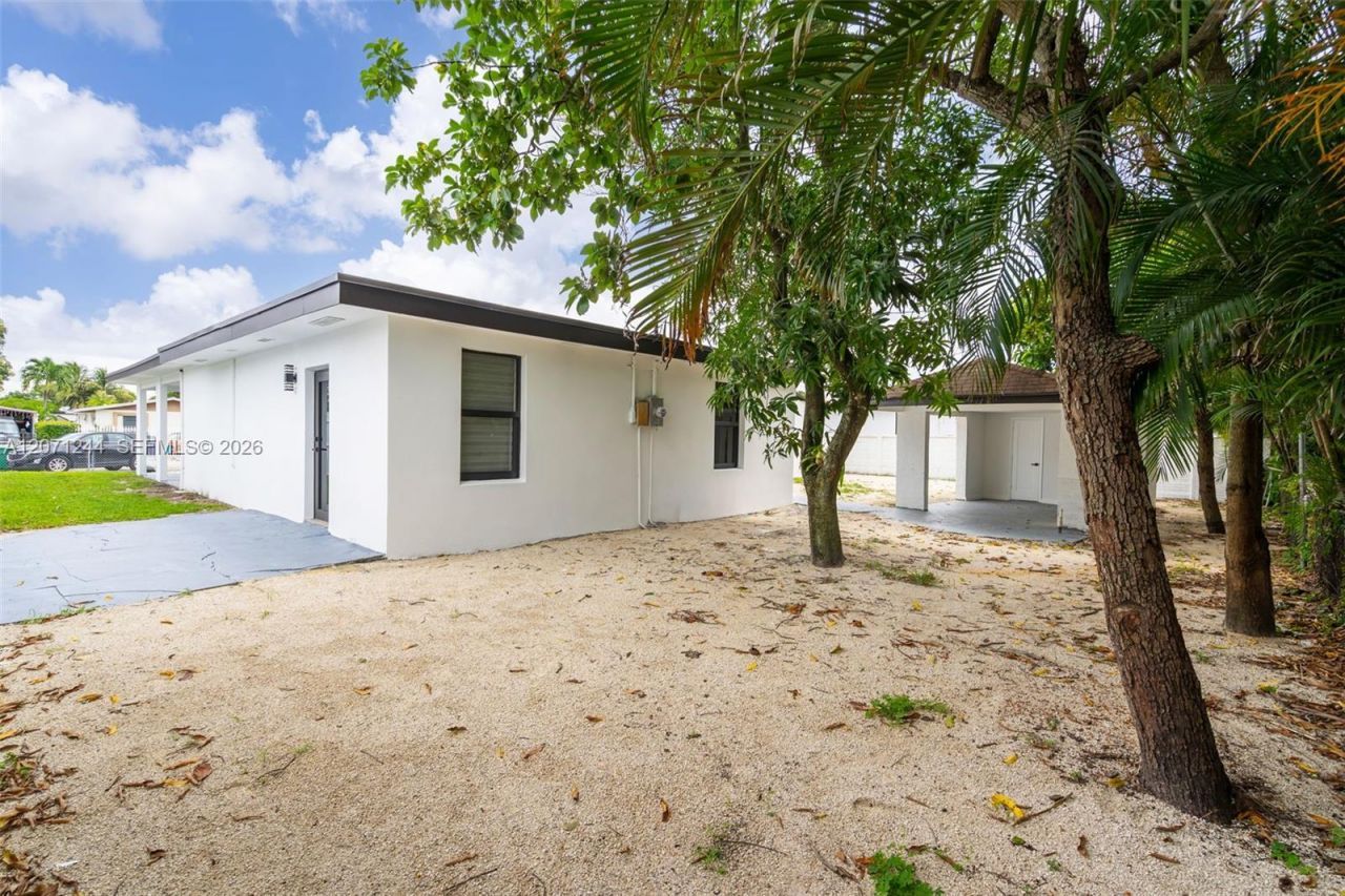 4450 NW 169th Ter, Miami Gardens, FL 33055 Photo