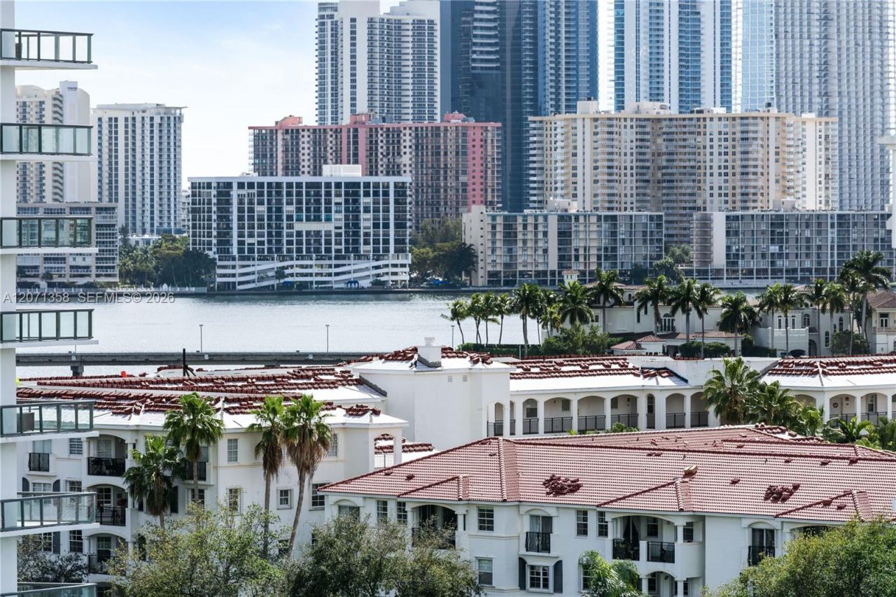 3131 NE 188th St , Unit 2-1010, Aventura, FL 33180 Photo