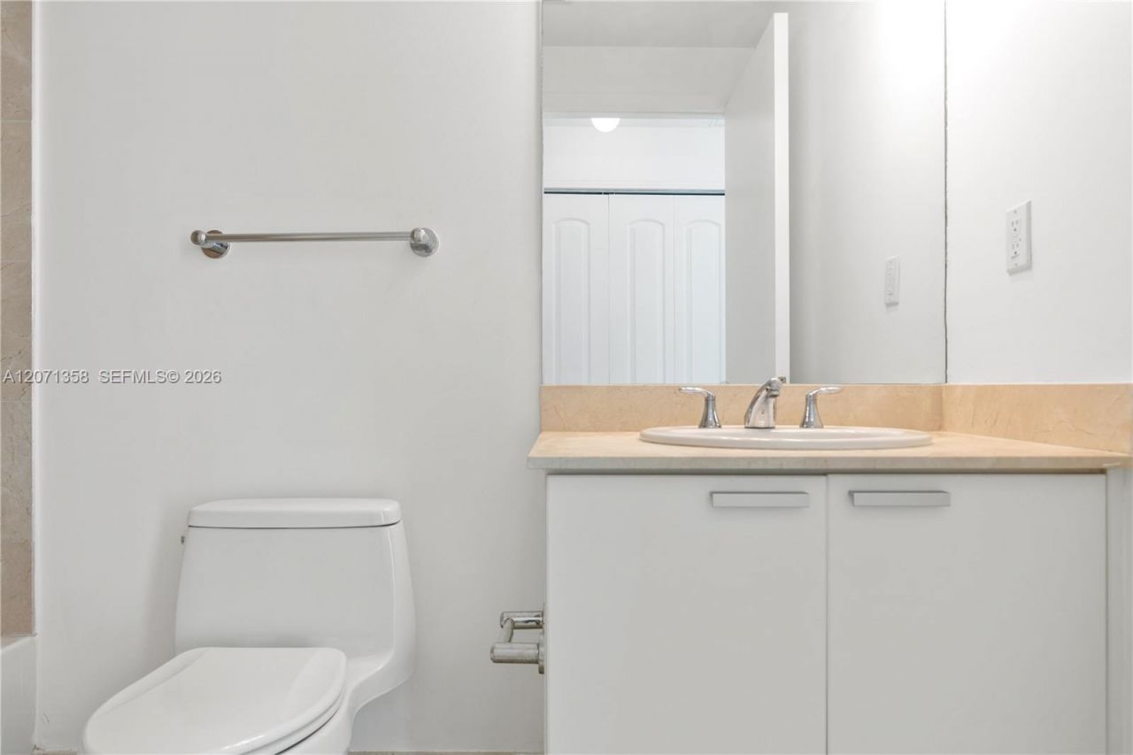 3131 NE 188th St , Unit 2-1010, Aventura, FL 33180 Photo