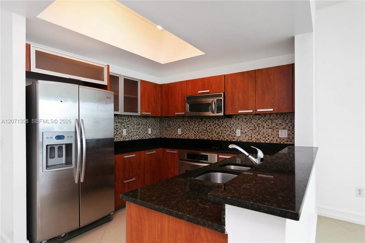 3131 NE 188th St , Unit 2-1010, Aventura, FL 33180 Photo