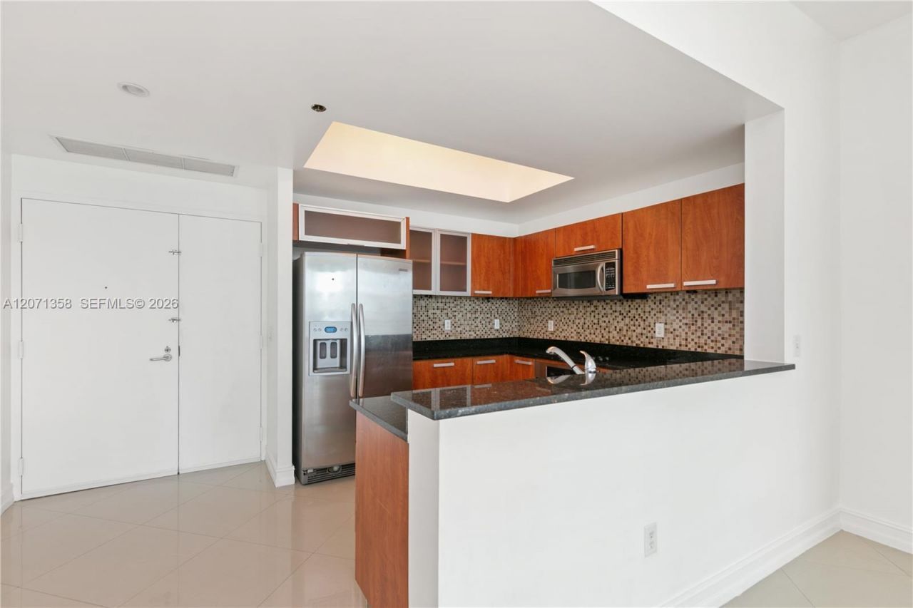 3131 NE 188th St , Unit 2-1010, Aventura, FL 33180 Photo