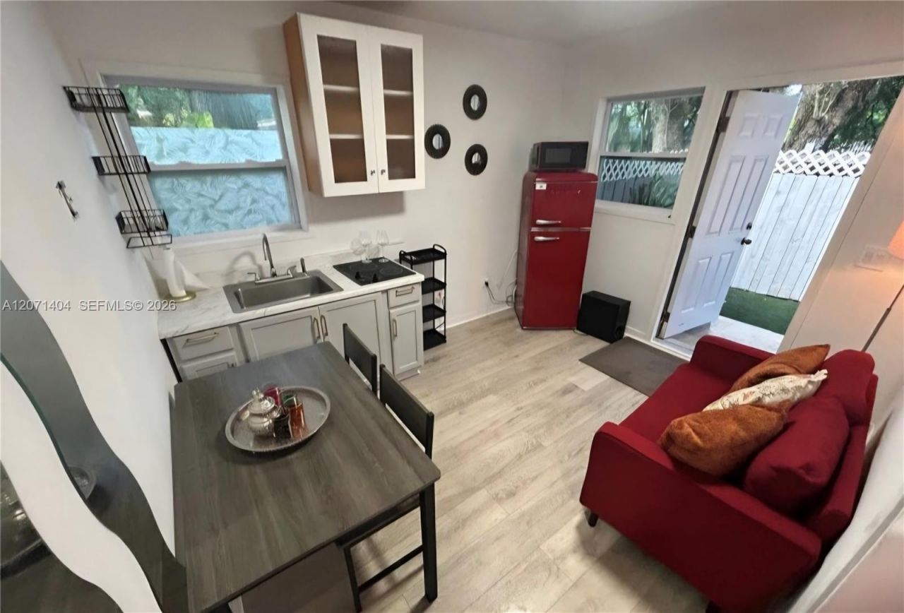 661 NE 164th Ter, Miami, FL 33162 Photo