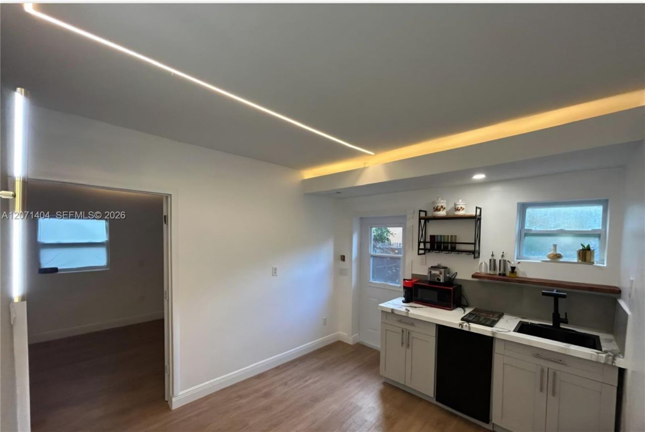 661 NE 164th Ter, Miami, FL 33162 Photo