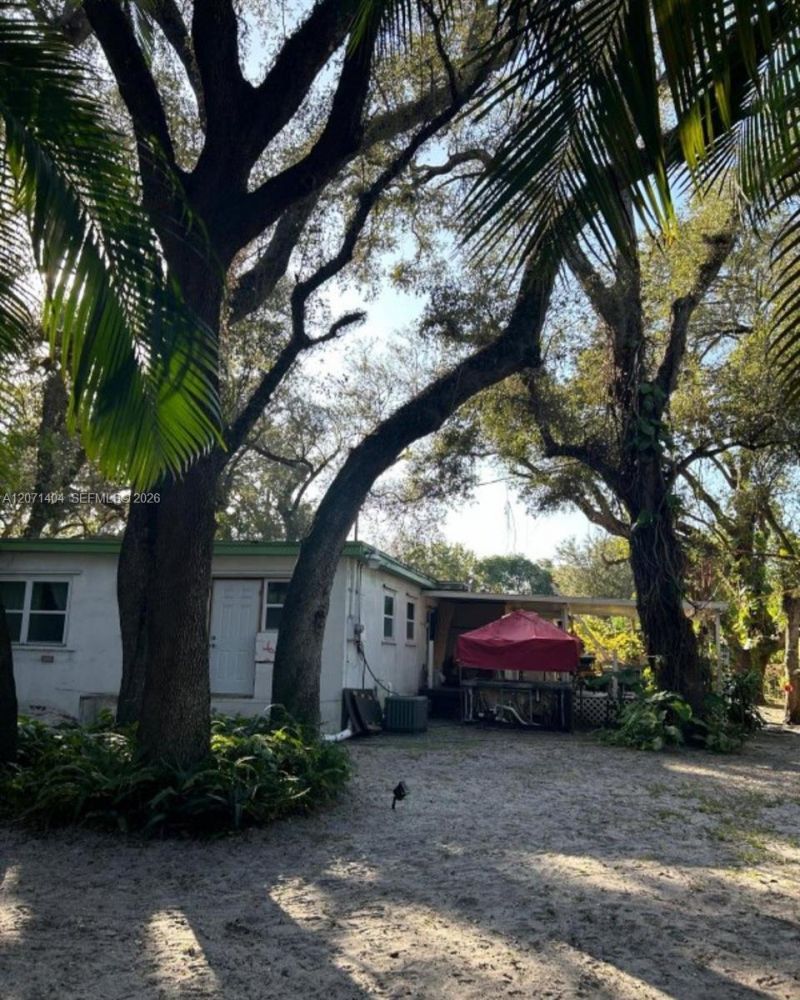 661 NE 164th Ter, Miami, FL 33162 Photo