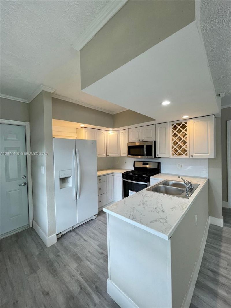 820 SE 12th St, Unit 2, Fort Lauderdale, FL 33316 Photo