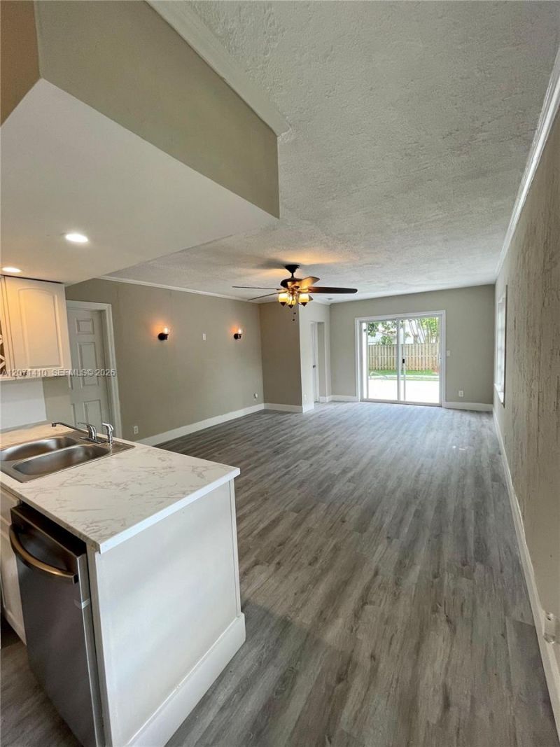 820 SE 12th St, Unit 2, Fort Lauderdale, FL 33316 Photo