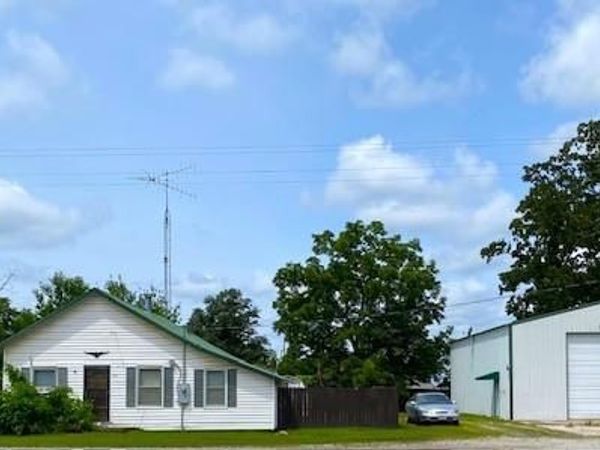 1333 State Highway 73 , Macks Creek, MO 65786