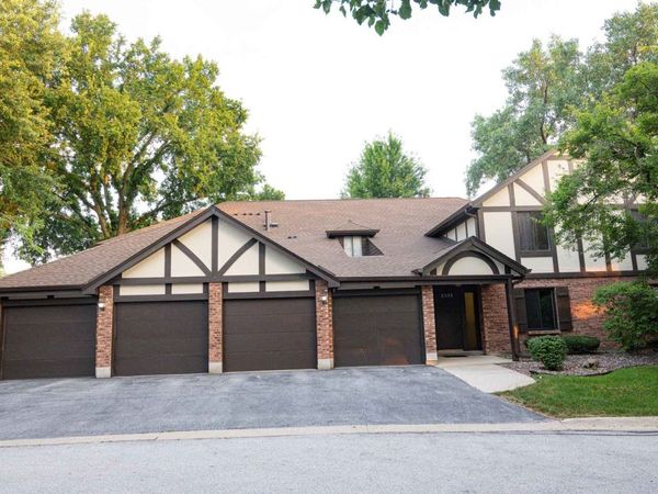 8235 Poplar Lane , Unit 1A, Palos Hills, IL 60465