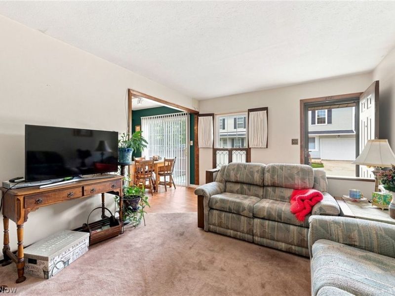 17420 Independence Court, Brook Park, OH 44142 Photo 4