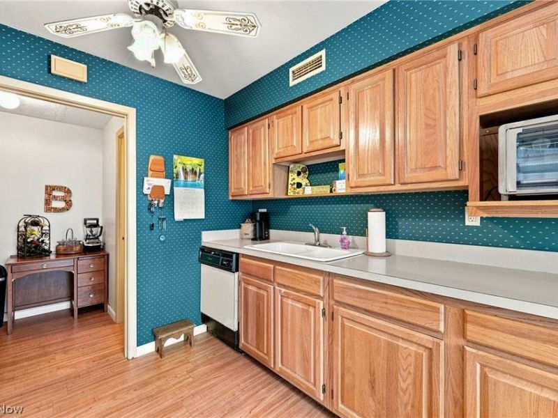 17420 Independence Court, Brook Park, OH 44142 Photo 6