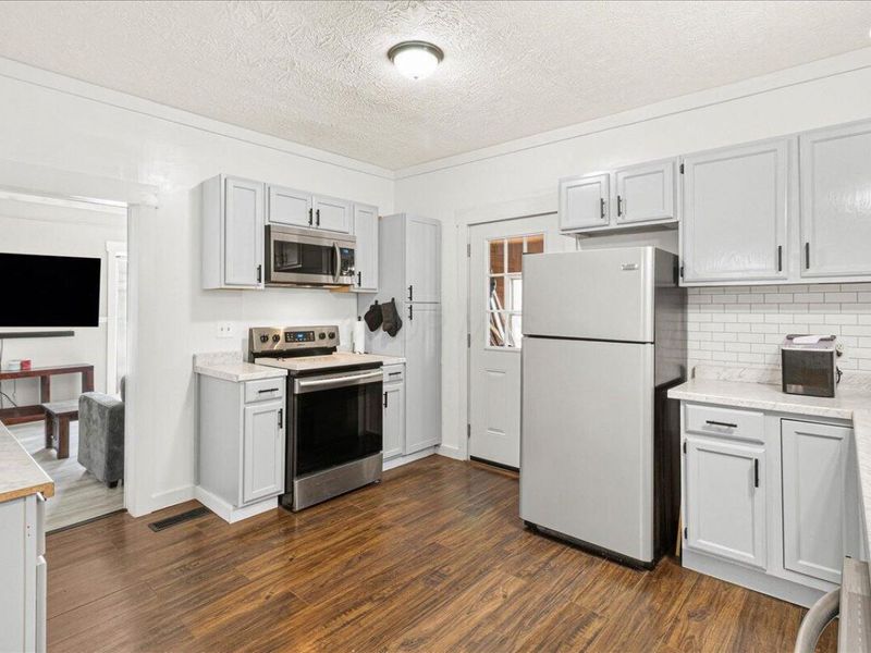 426 W Light Street , Urbana, OH 43078 Photo 5