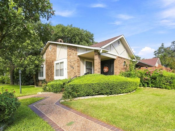 100 Elizabeth Ann Ct., Castle Hills, TX 78213