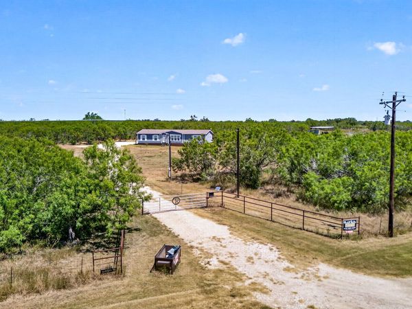 3660 BLUNTZER RD, Jourdanton, TX 78026